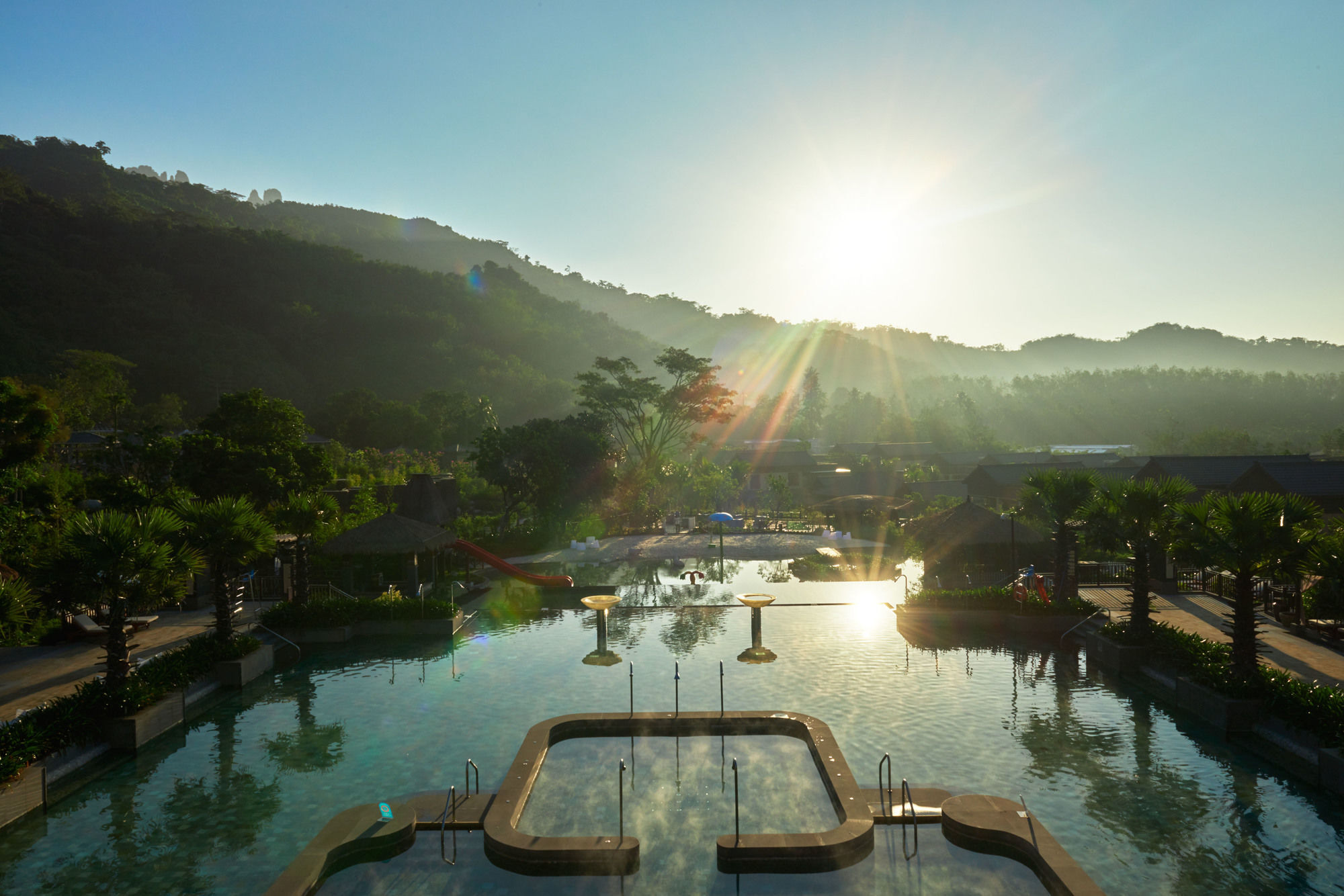 Doubletree Resort By Hilton Hotel Hainan - Qixianling Hot Spring Baoting Eksteriør billede